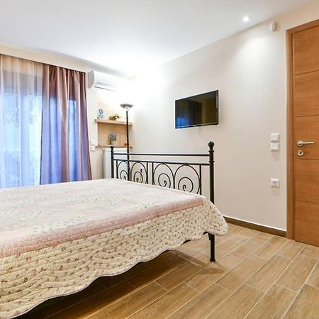 Апартаменти Modern Hospitality, With Private Garden, Афіни Екстер'єр фото