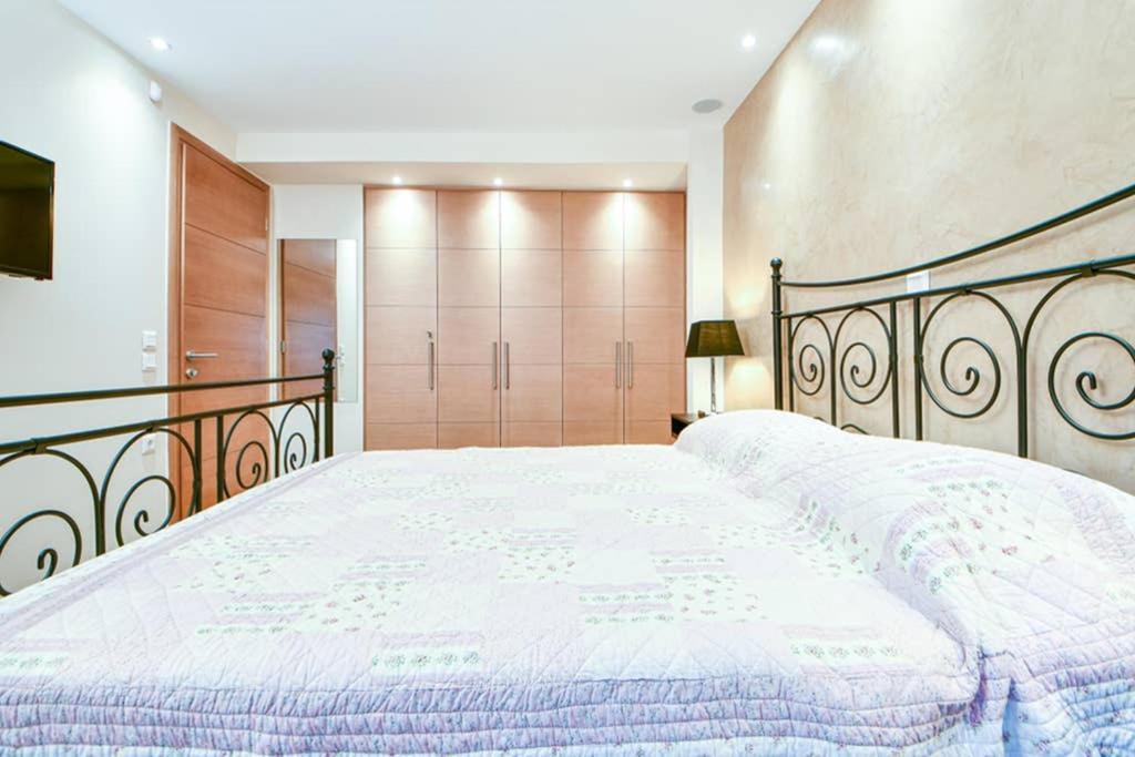 Апартаменти Modern Hospitality, With Private Garden, Афіни Екстер'єр фото
